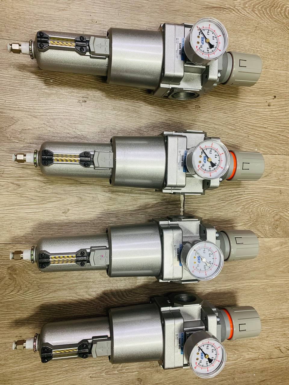 Bộ Lọc Đơn + Điều Áp Khí Nén SKP SAW 600 Series